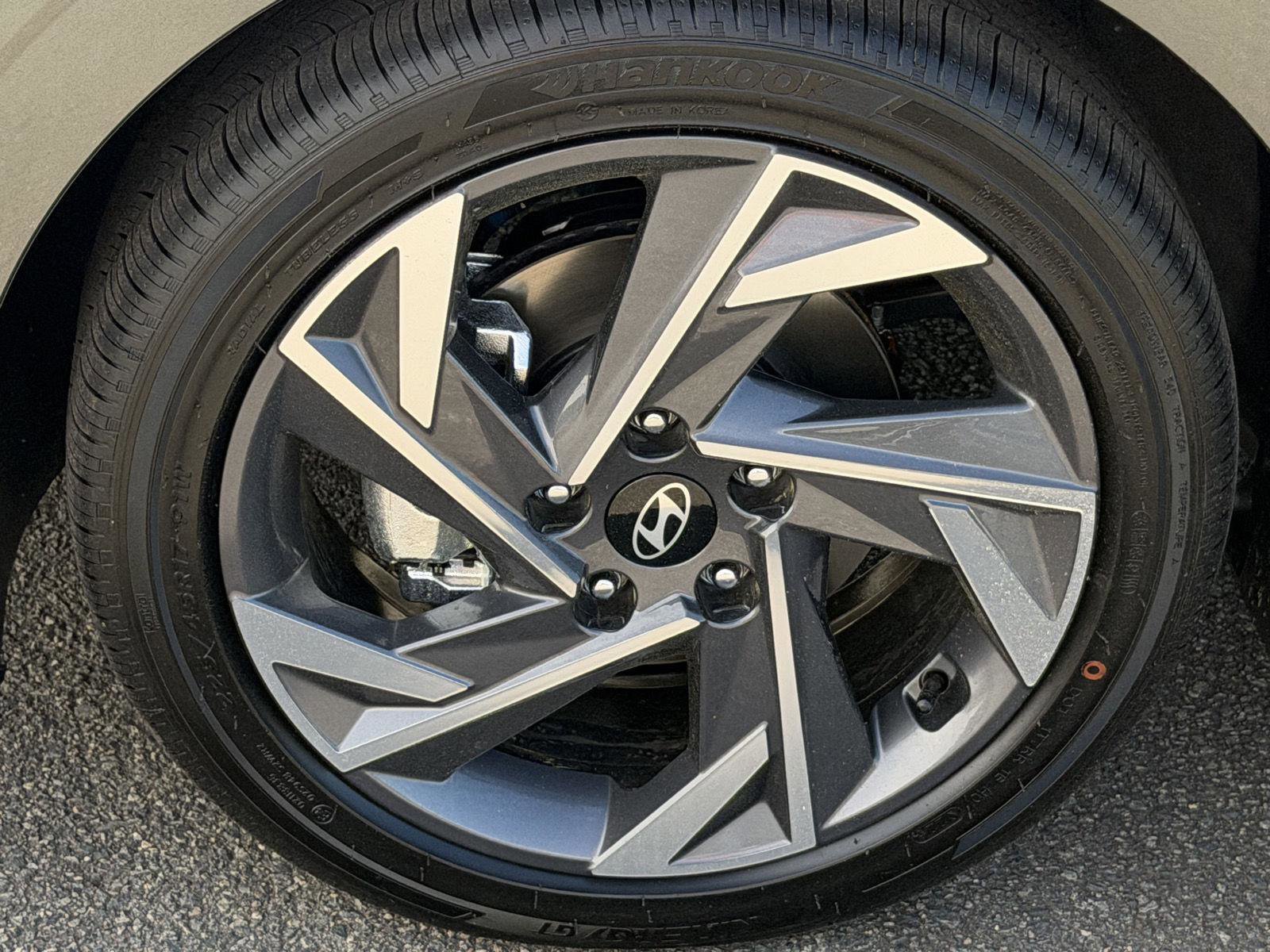 New 2026 Hyundai Elantra Limited image 6