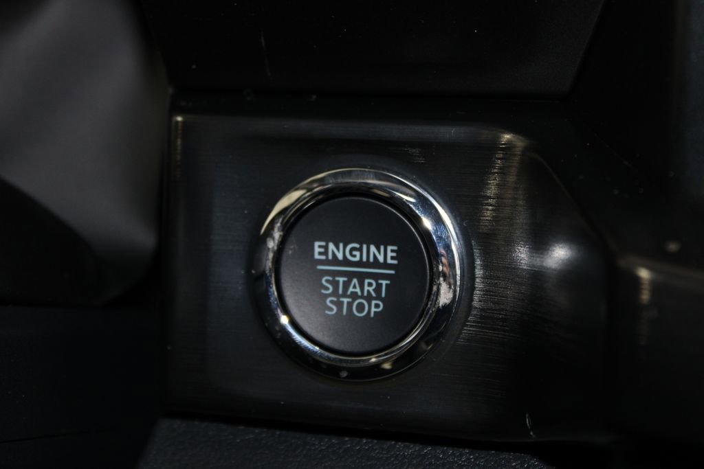 New 2026 Ford F250 Lariat w/ Black Appearance Package image 54