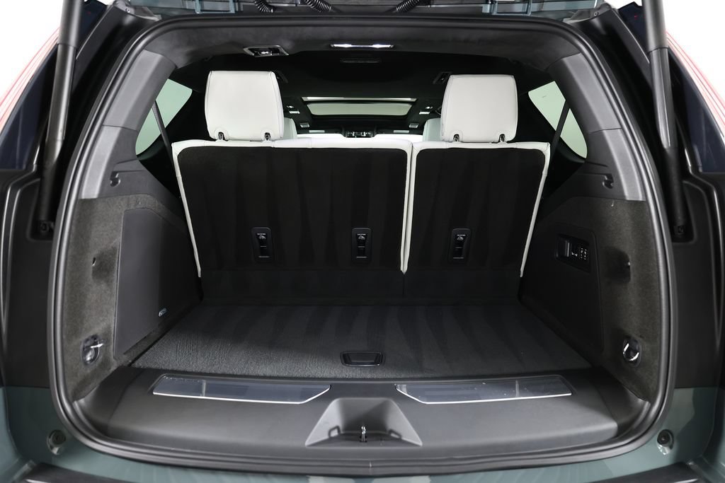 Used 2026 Cadillac Escalade V AWD/4WD image 13