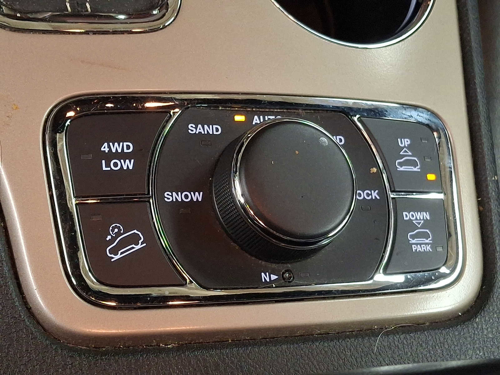 Used 2017 Jeep Grand Cherokee Overland image 22