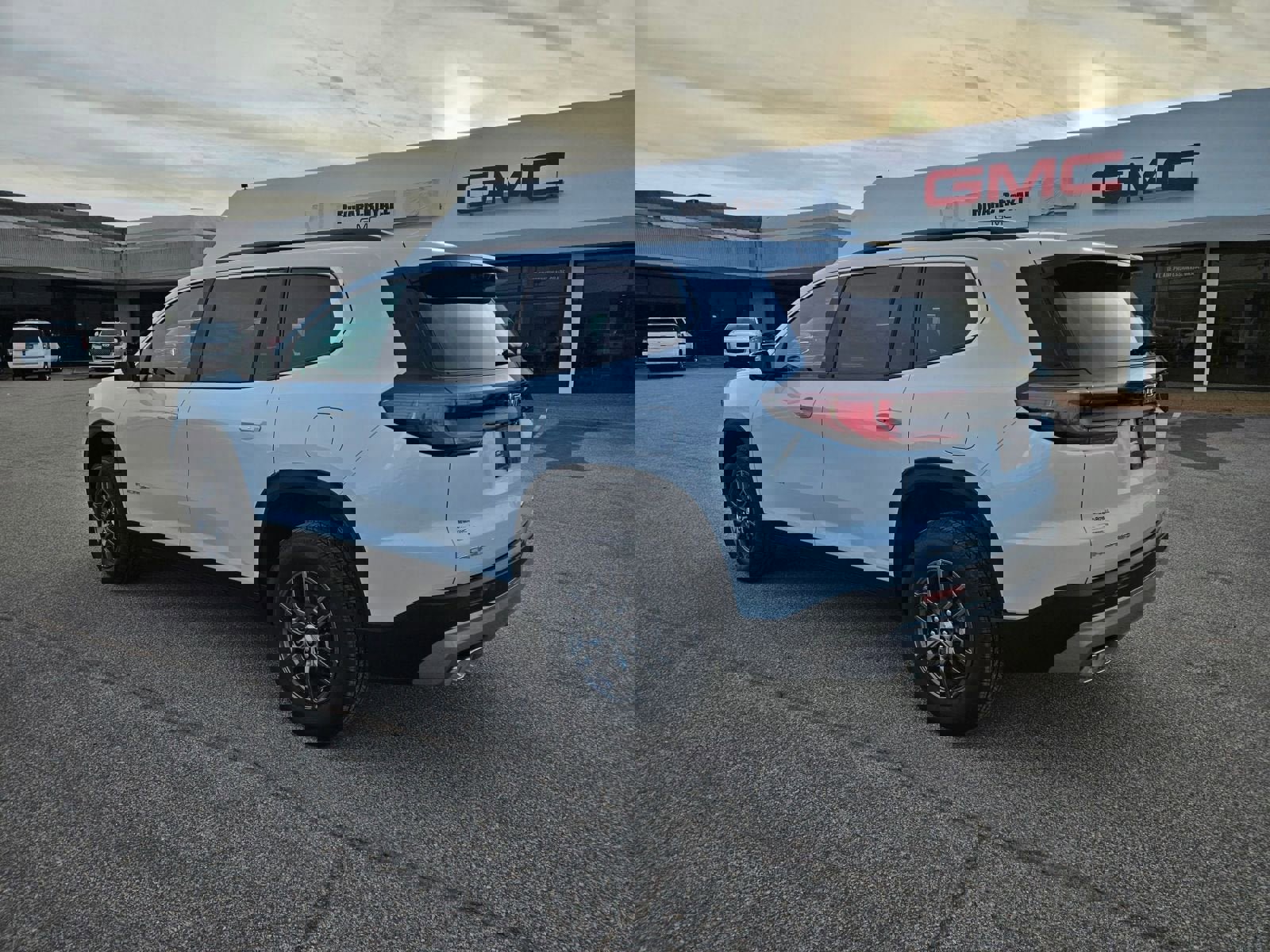 New 2026 GMC Acadia Elevation image 3