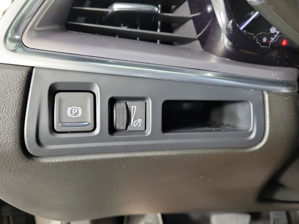 Used 2023 Cadillac XT5 Luxury FWD image 28