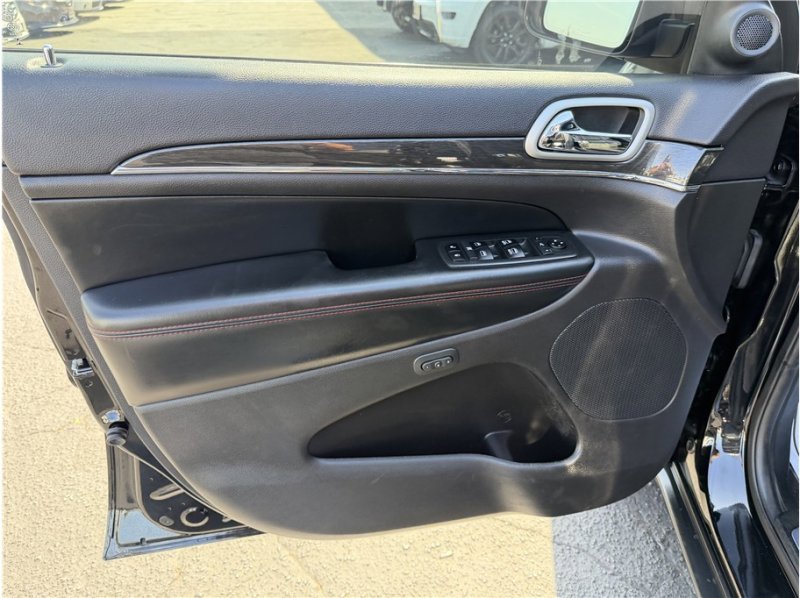 Used 2018 Jeep Grand Cherokee Trailhawk w/ Trailhawk Luxury Group image 15