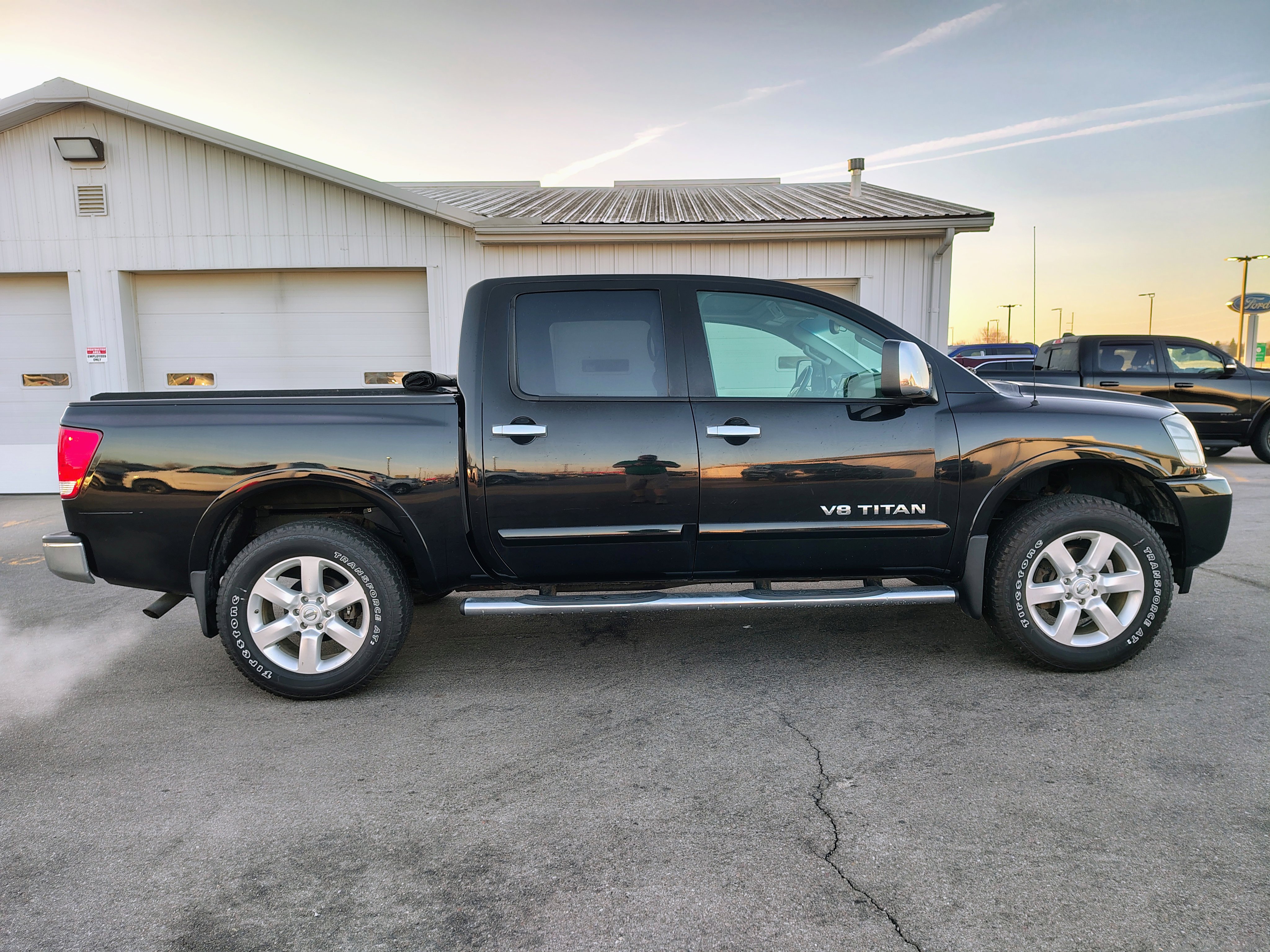 Used 2013 Nissan Titan SL w/ Moonroof Pkg image 7