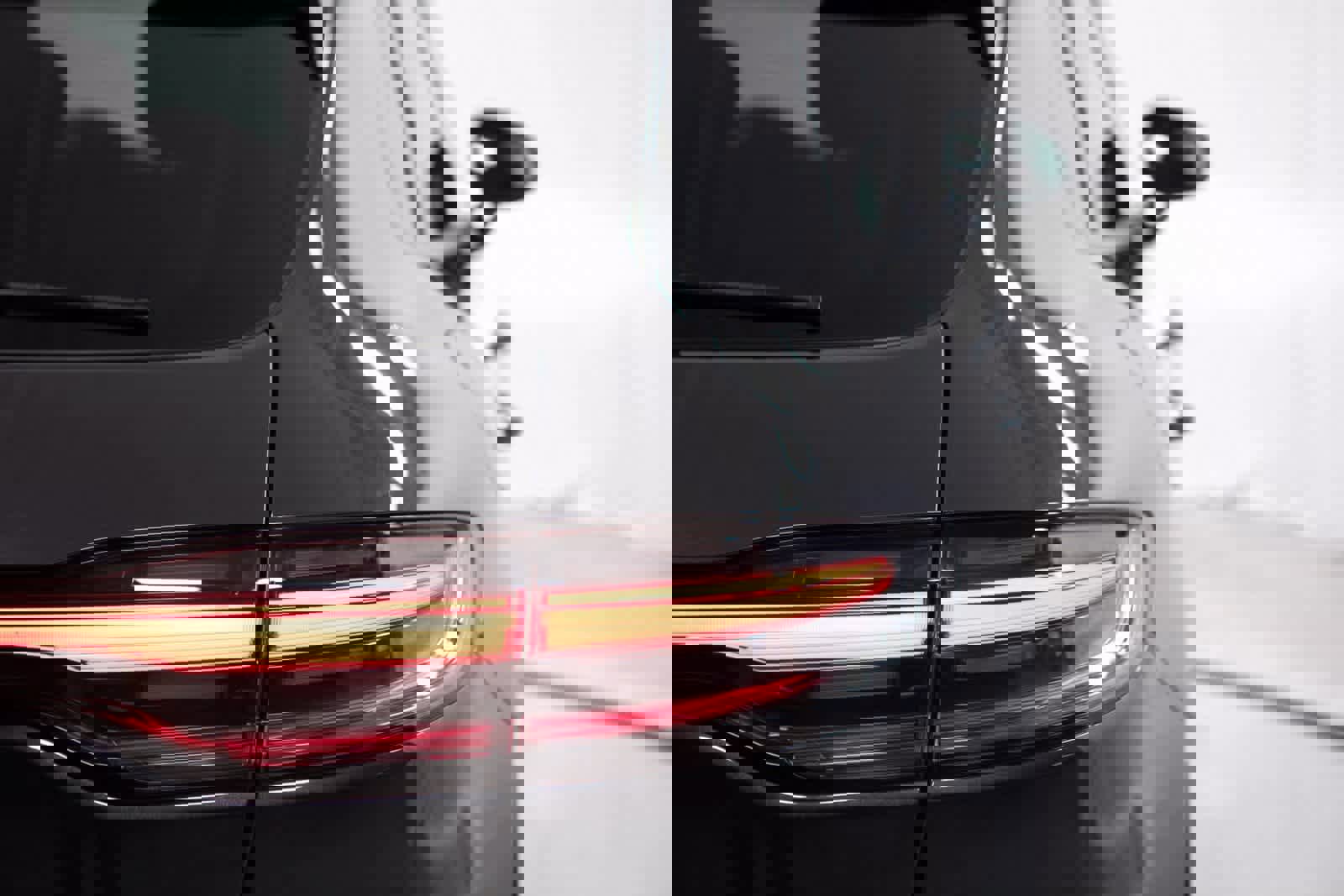 Certified 2025 Porsche Macan image 38