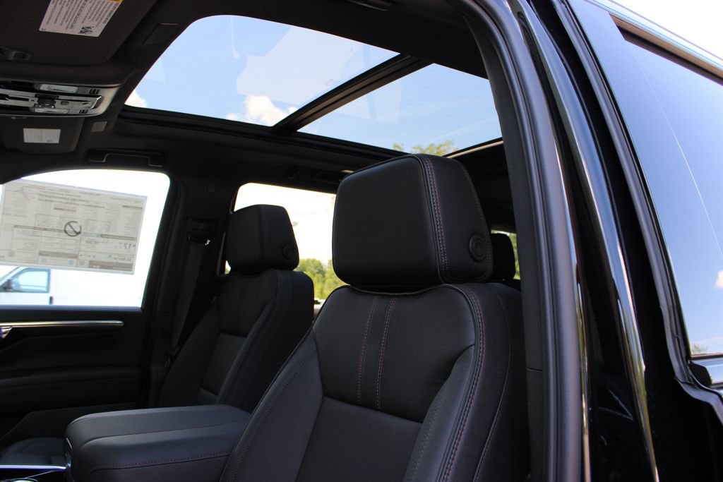 New 2026 Chevrolet Tahoe RST w/ Advanced Technology Package AWD/4WD image 32