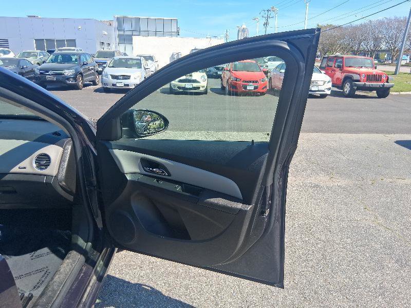 Used 2016 Chevrolet Cruze LS image 18
