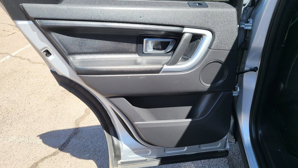 Used 2018 Land Rover Discovery Sport HSE image 22