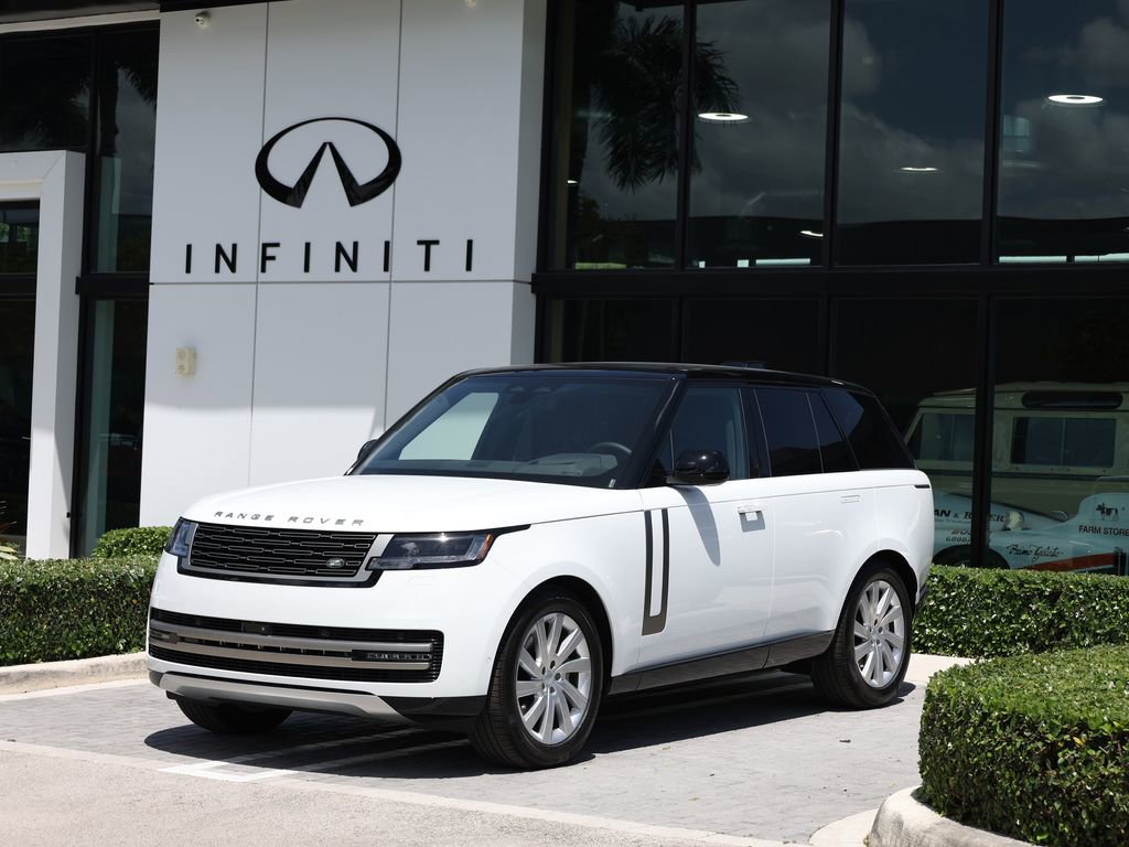 Used 2025 Land Rover Range Rover SE AWD/4WD image 1