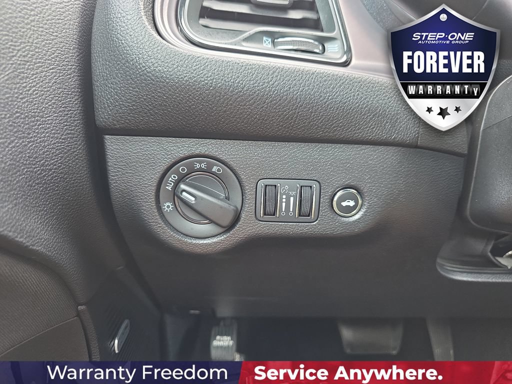 Used 2023 Dodge Challenger SXT RWD image 19