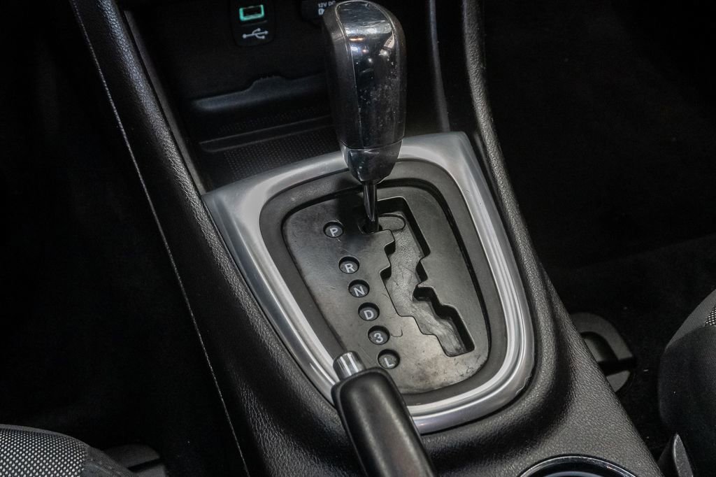 Used 2014 Dodge Avenger SE FWD image 18