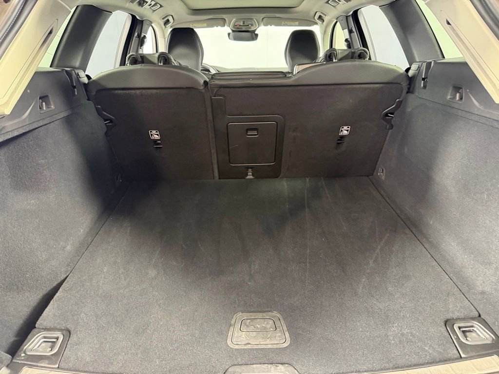 Used 2025 Volvo XC60 B5 Plus image 34
