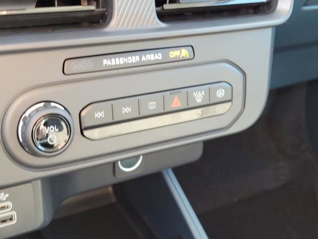 New 2025 Ford Maverick XL w/ Equipment Group 101A image 32
