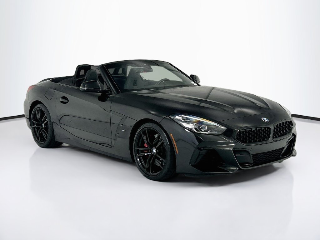 Certified 2022 BMW Z4 M40i w/ Driving Assistance Package RWD image 3