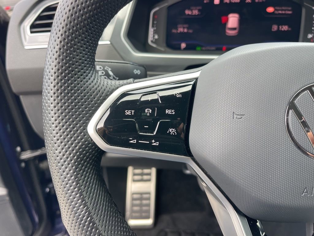 Used 2023 Volkswagen Tiguan SEL R-Line image 20