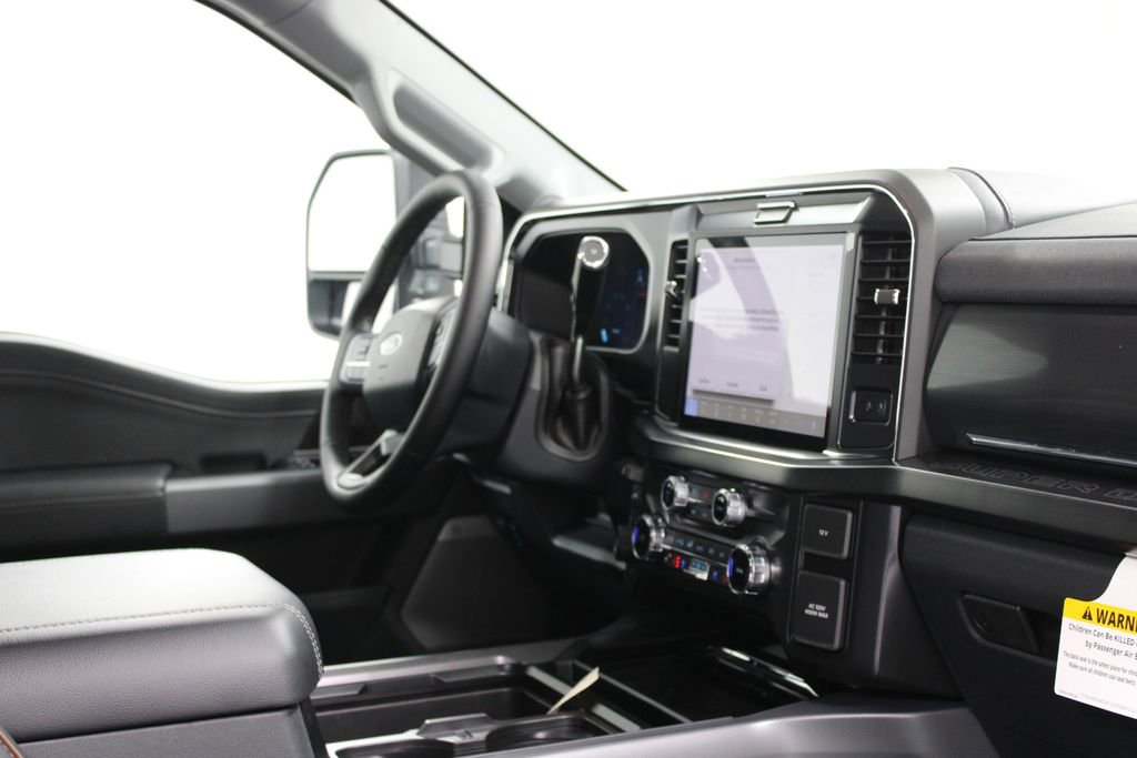 New 2026 Ford F250 Lariat w/ Black Appearance Package image 31