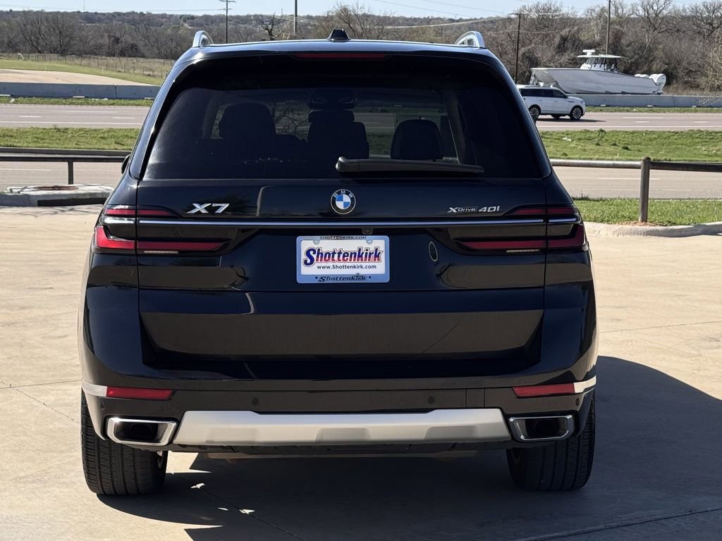 Used 2023 BMW X7 xDrive40i image 5