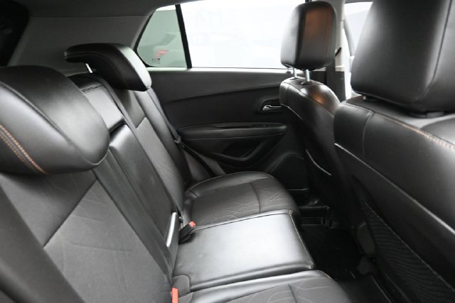 Used 2017 Chevrolet Trax LT w/ LT Convenience Package FWD image 30