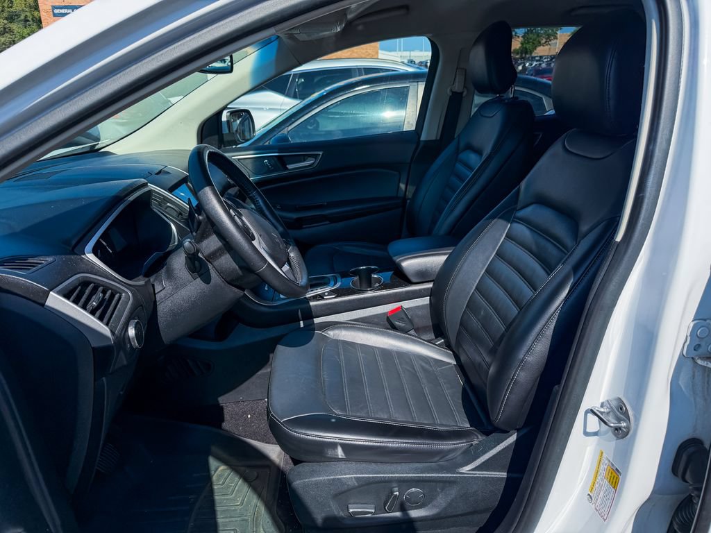Used 2017 Ford Edge SEL w/ Equipment Group 201A AWD/4WD image 9