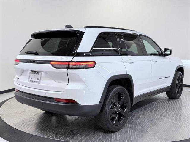 Certified 2024 Jeep Grand Cherokee Altitude image 8