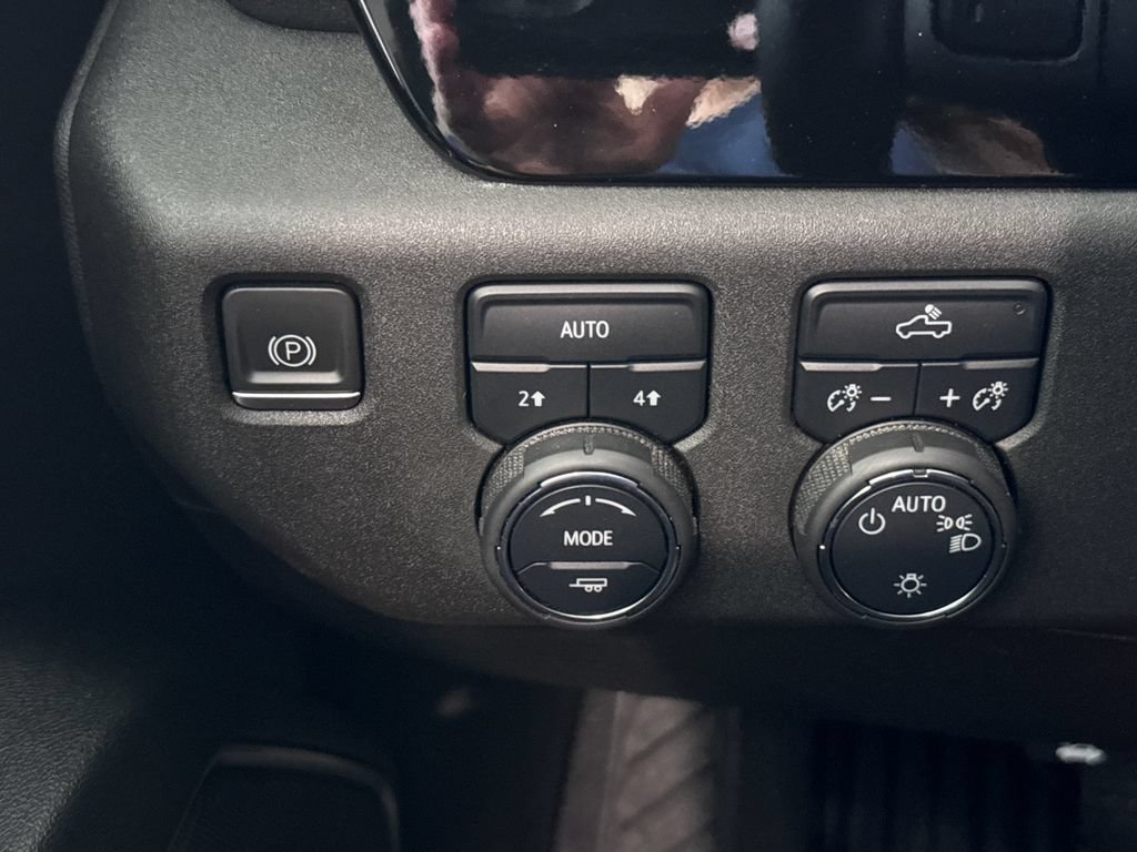 Certified 2023 Chevrolet Silverado 1500 LT AWD/4WD image 25