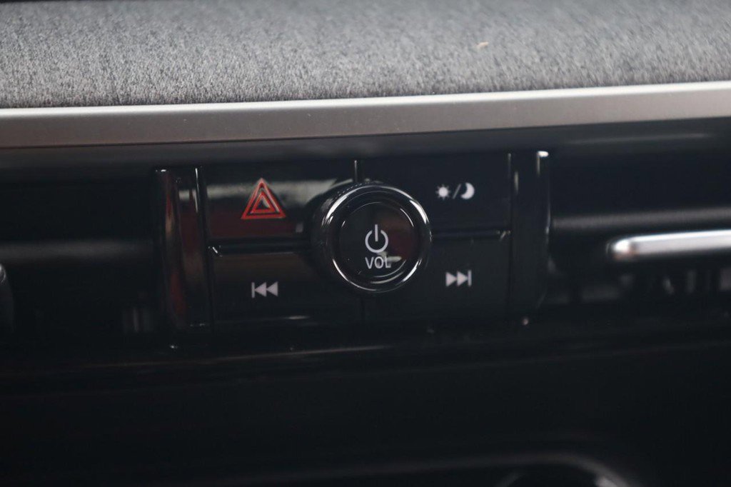 New 2026 Nissan Kicks SV image 13