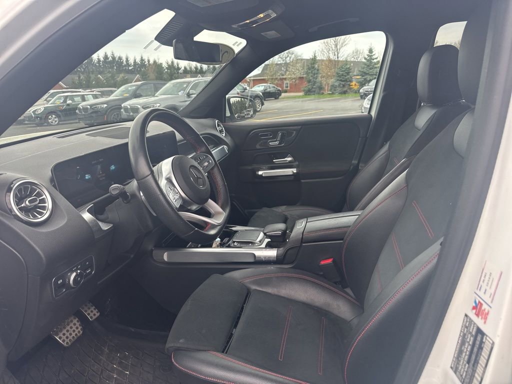 Used 2021 Mercedes-Benz GLB 250 4MATIC image 10