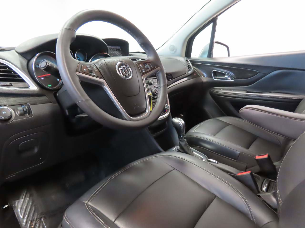 Used 2015 Buick Encore Leather image 8