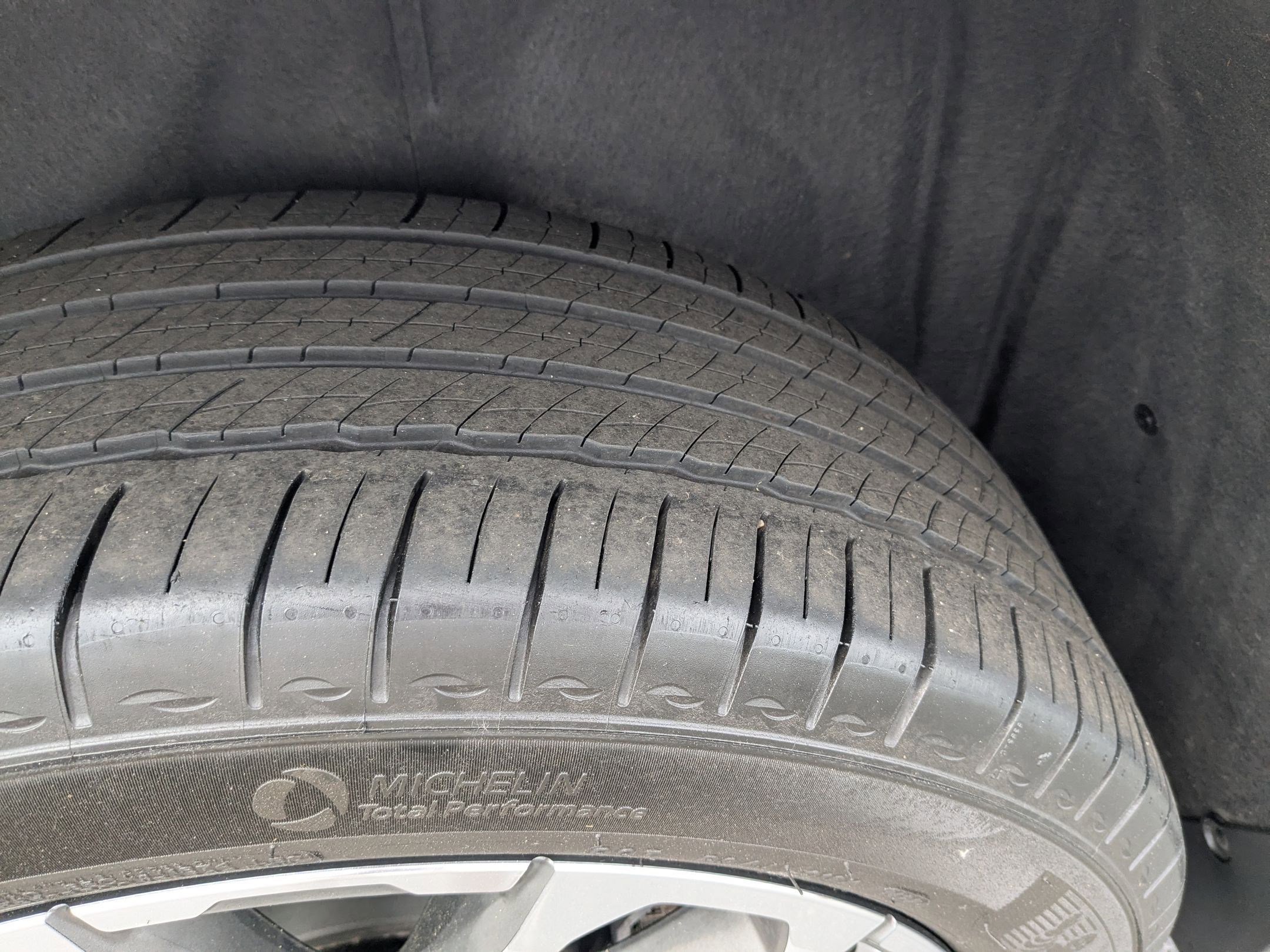 Used 2022 GMC Acadia Denali w/ Denali Technology Package image 10