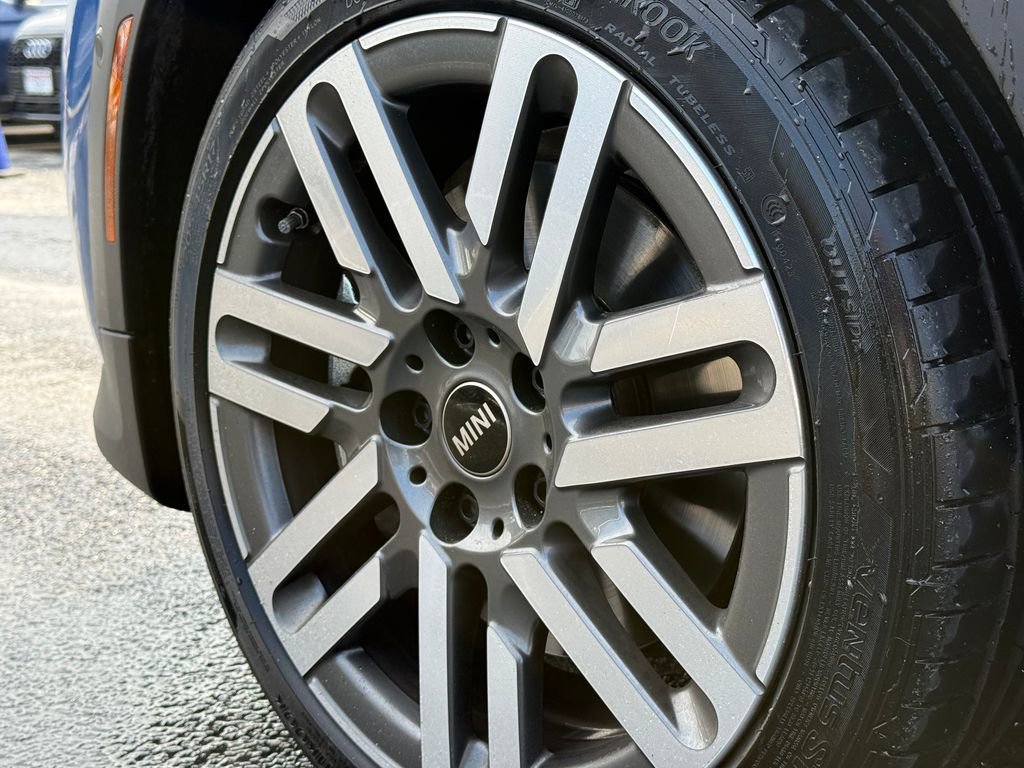 Certified 2025 MINI Cooper 2-Door Hardtop image 22