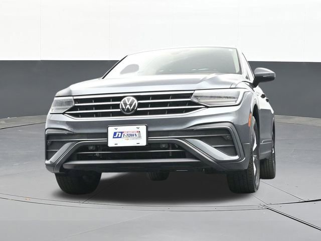 Used 2022 Volkswagen Tiguan SE image 58