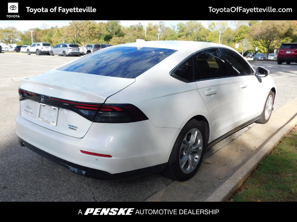 Used 2023 Honda Accord Touring image 11