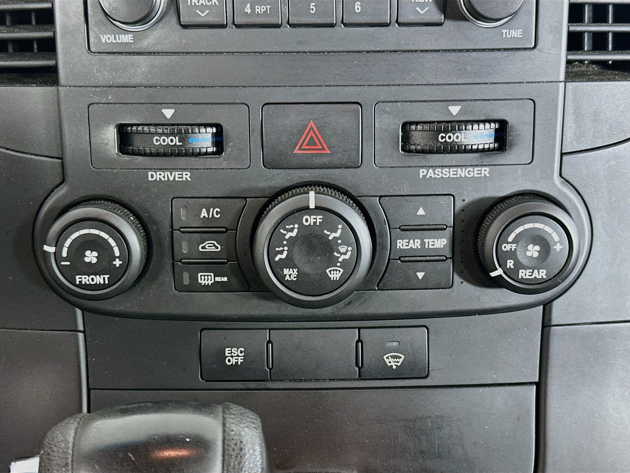 Used 2008 Hyundai Entourage GLS FWD image 21