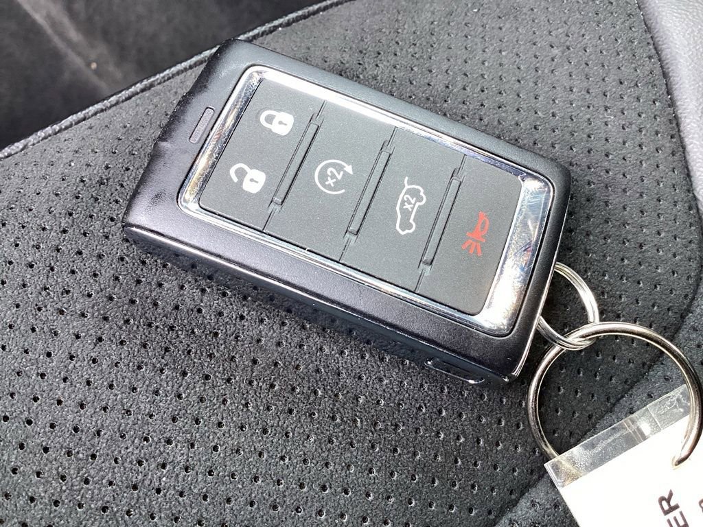 Used 2025 Jeep Grand Cherokee Altitude AWD/4WD image 35