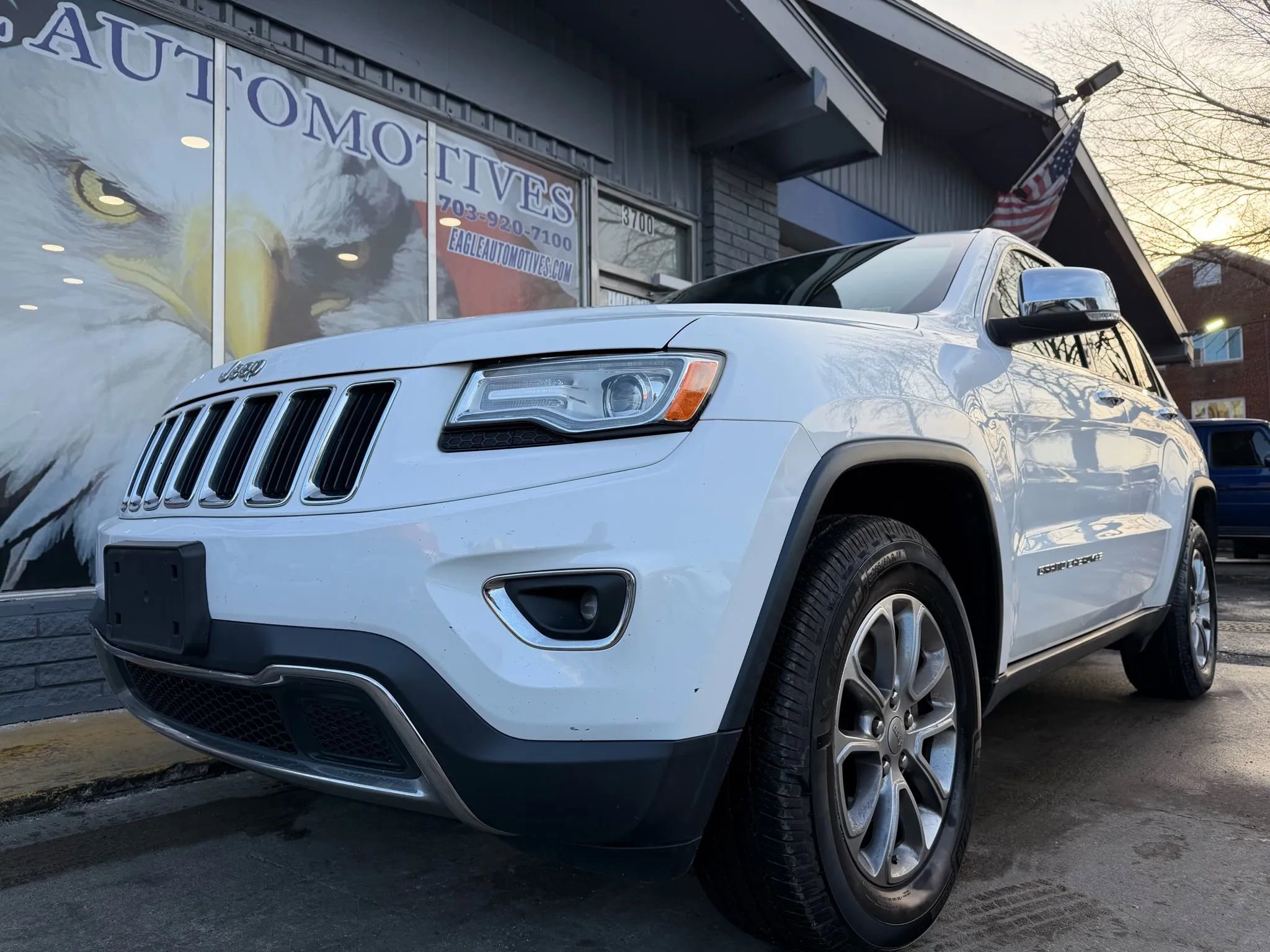 Used 2015 Jeep Grand Cherokee Limited w/ Luxury Group II image 7