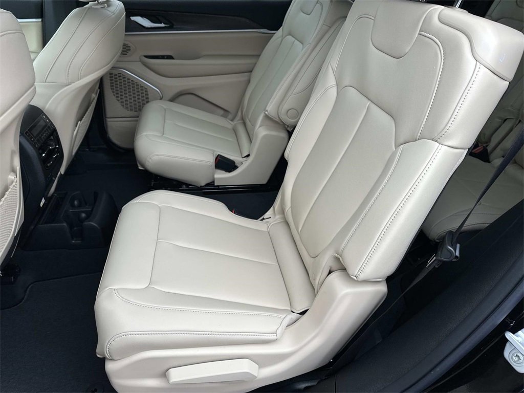 New 2026 Jeep Grand Cherokee L Limited image 9