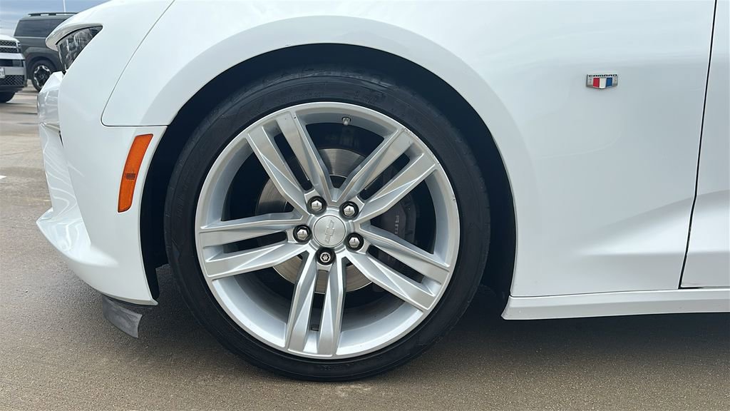 Used 2017 Chevrolet Camaro SS RWD image 7