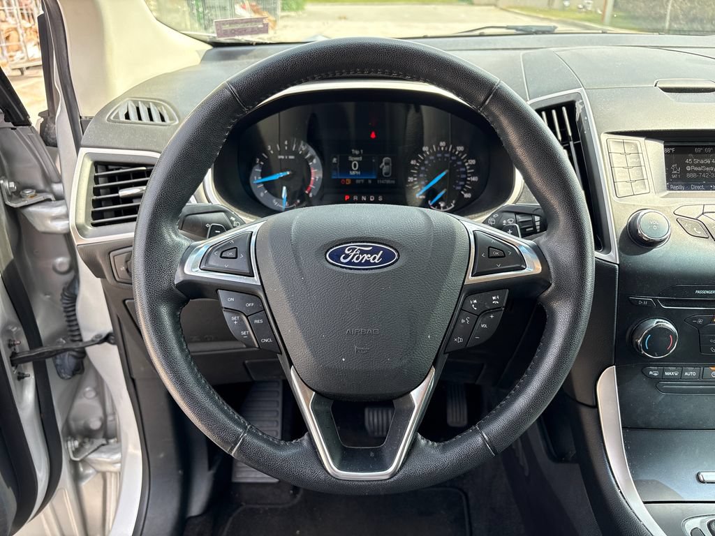 Used 2018 Ford Edge SEL AWD/4WD image 16