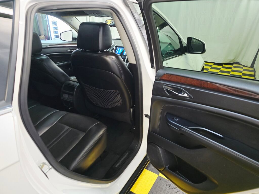 Used 2015 Cadillac SRX Performance w/ Driver Awareness Package FWD image 13