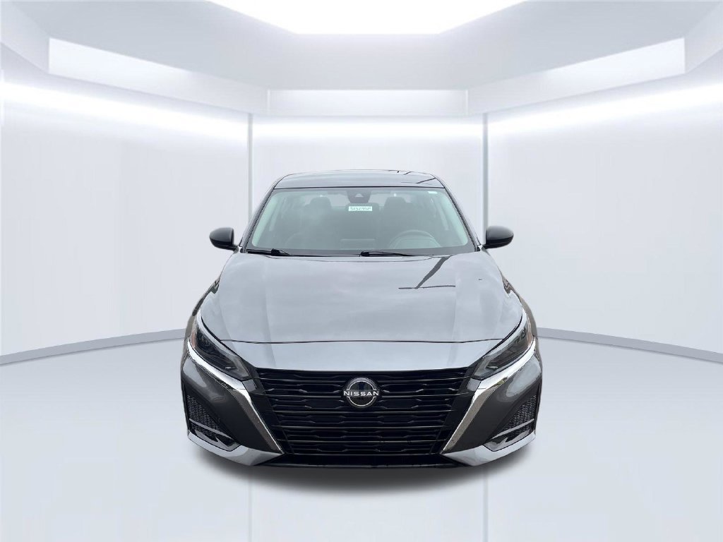 Used 2025 Nissan Altima 2.5 SV FWD image 9