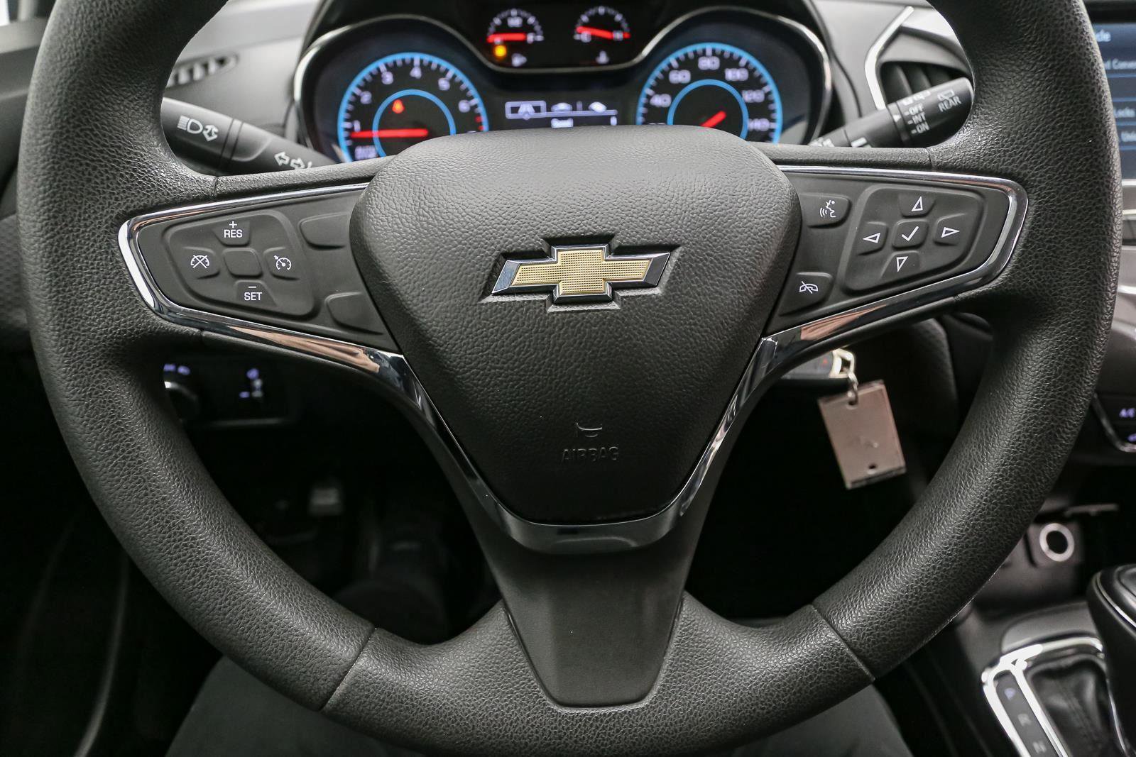 Used 2017 Chevrolet Cruze LT FWD image 33