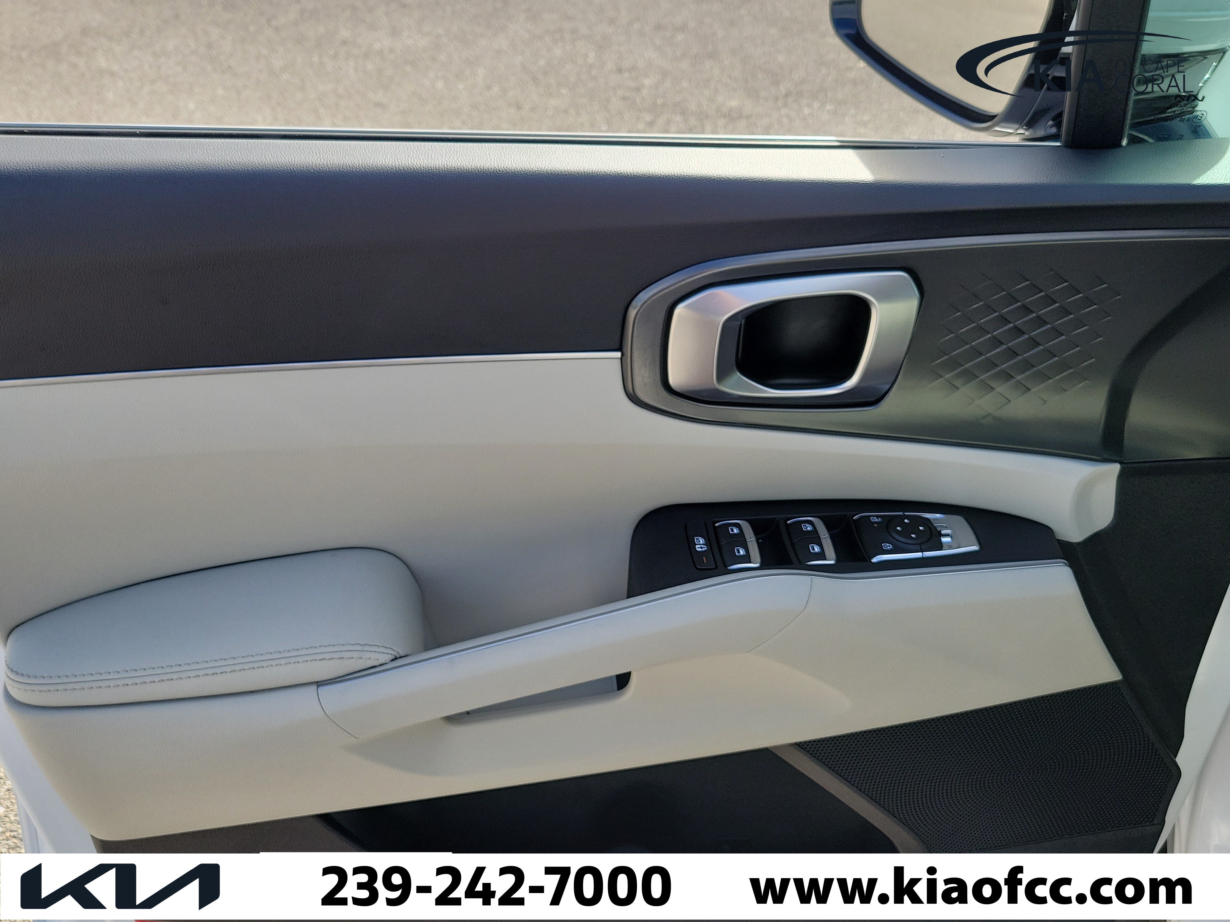 Certified 2025 Kia Sorento S w/ Panoramic Sunroof Package FWD image 23