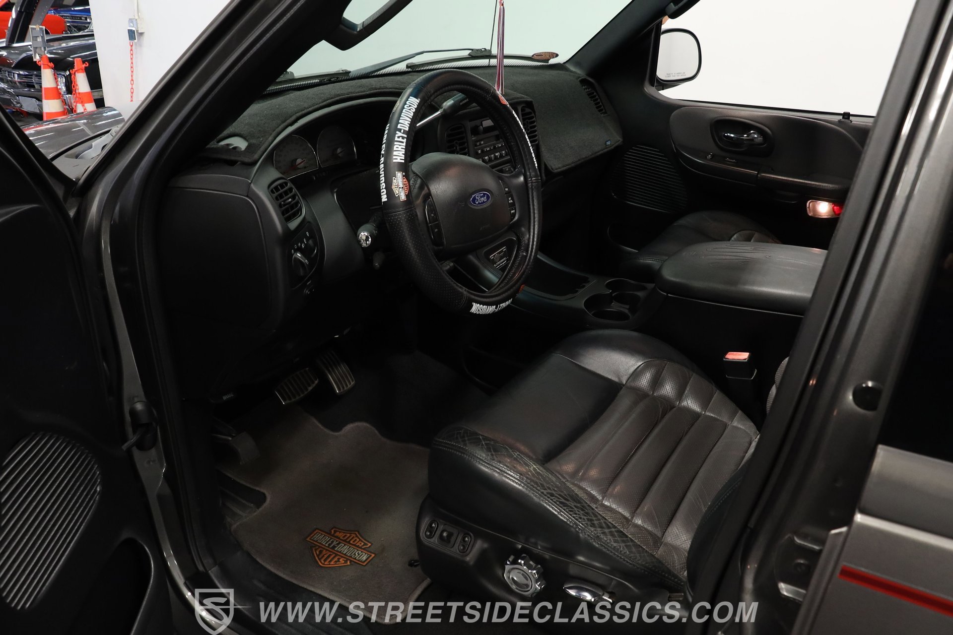 Used 2002 Ford F150 Harley-Davidson RWD image 4