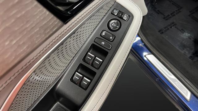 Used 2022 Acura MDX SH-AWD w/ Advance Package image 21