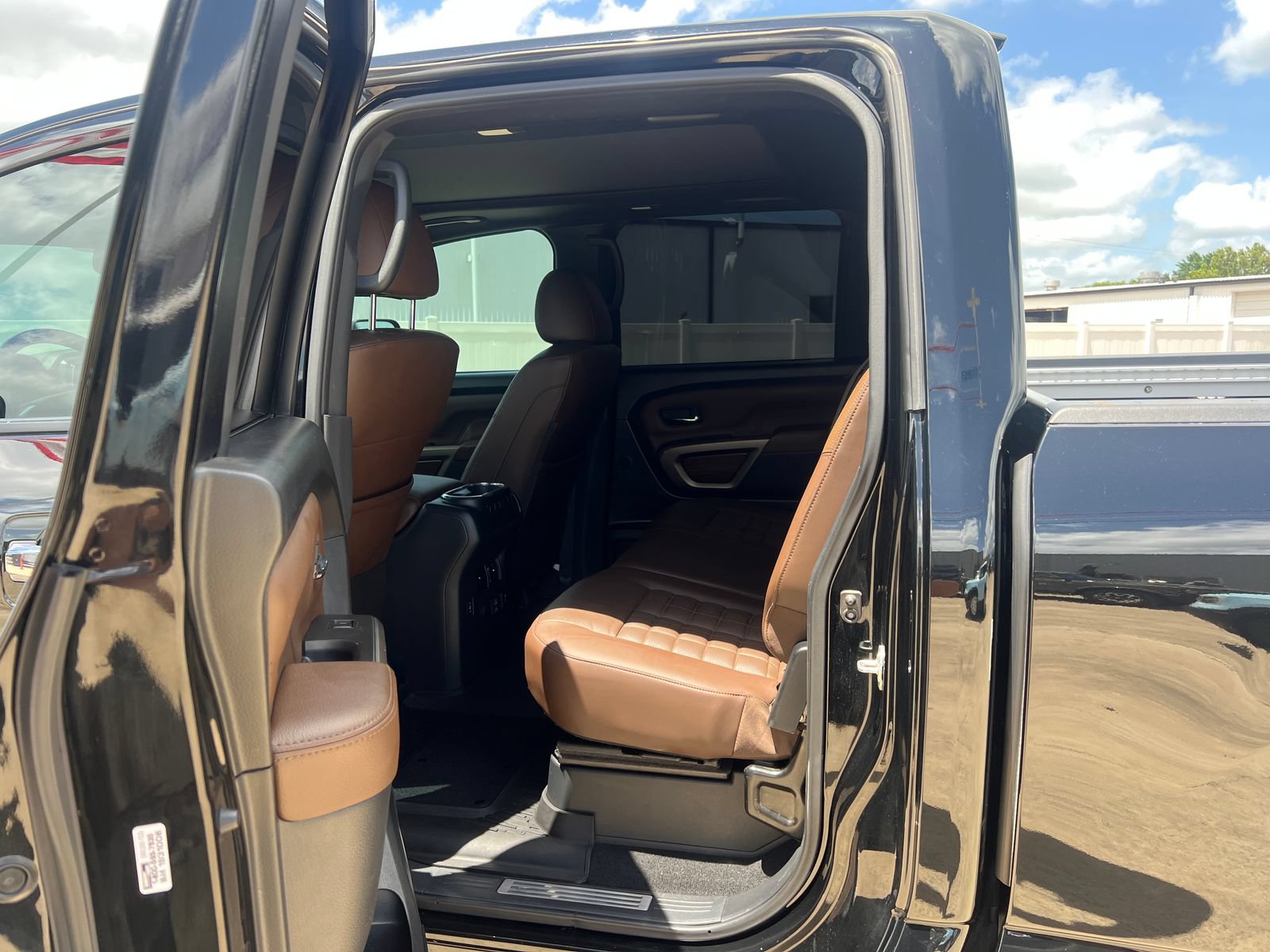 Used 2022 Nissan Titan Platinum Reserve w/ Moonroof Package AWD/4WD image 16
