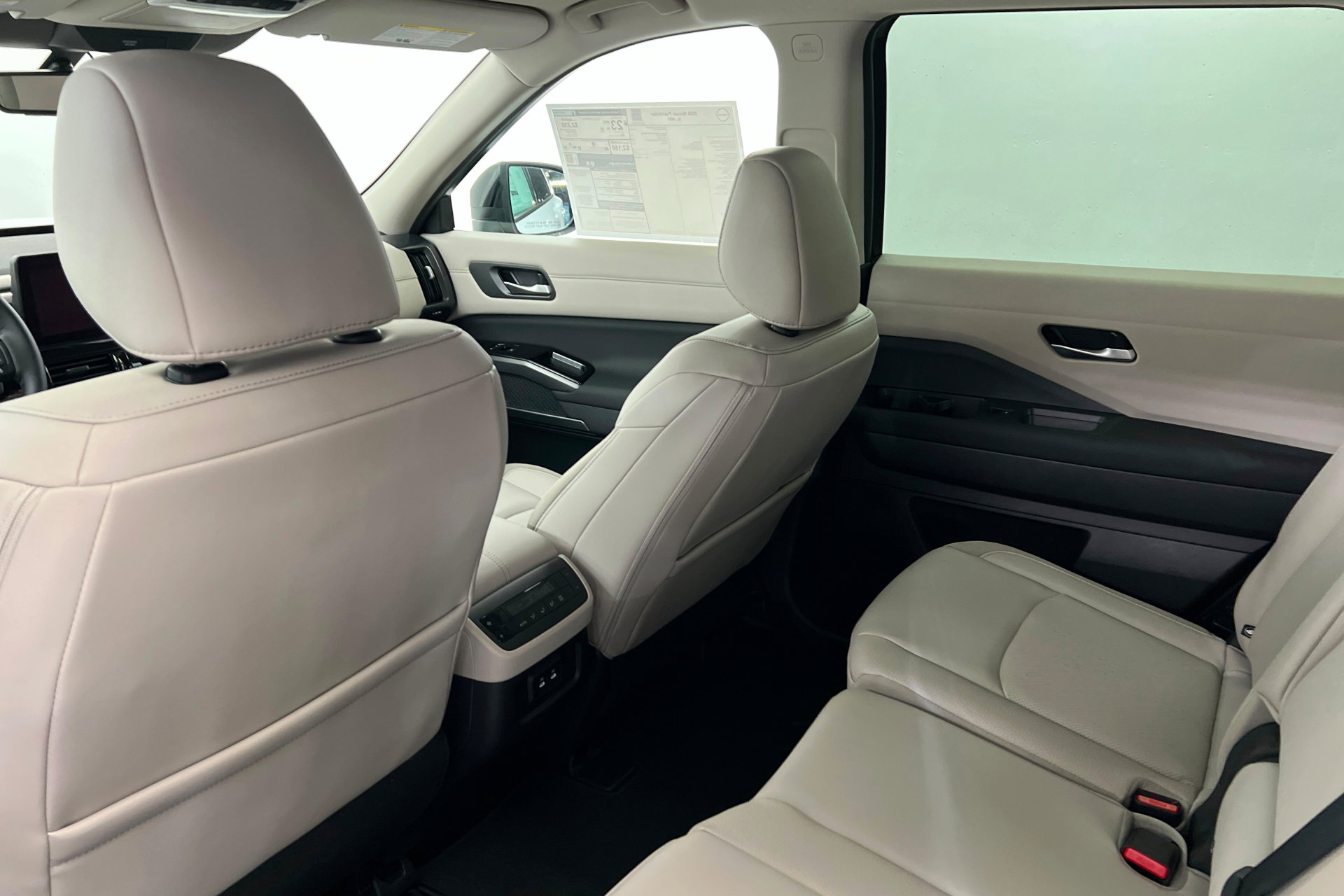 New 2026 Nissan Pathfinder SL image 19