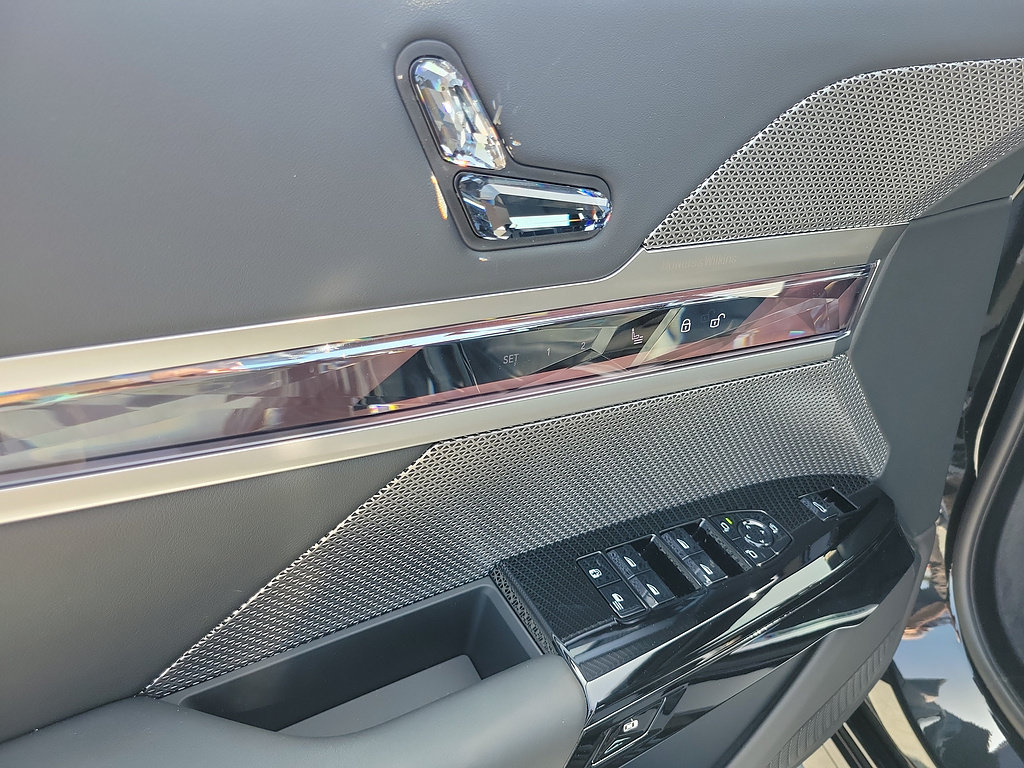 New 2026 BMW i7 M70 w/ Executive Package AWD/4WD image 23