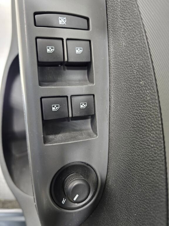 Used 2013 Chevrolet Sonic LT image 25