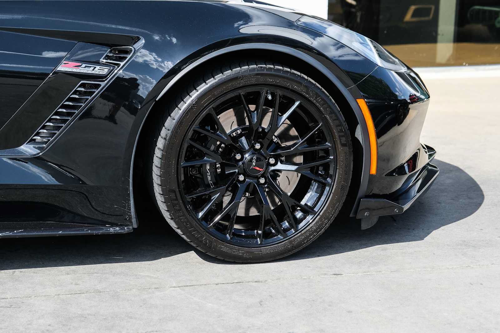 Used 2016 Chevrolet Corvette Z06 w/ 2LZ Preferred Equipment Group RWD image 10