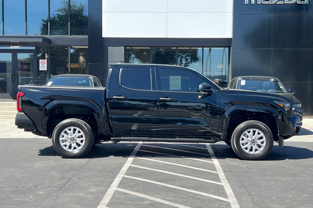 Used 2026 Toyota Tacoma SR image 4